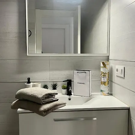 Apartman Piso Minimalista Reformado *